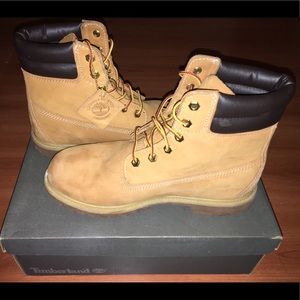 Timberland Women’s 10 waterproof Boots used once